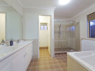 5 Brush Box Place, Wakerley