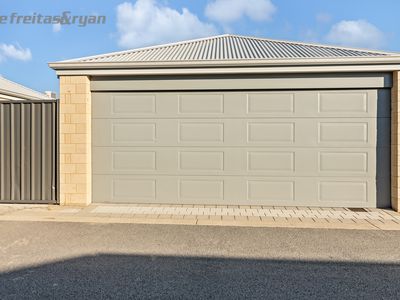 261 Lake Valley Drive, Lakelands