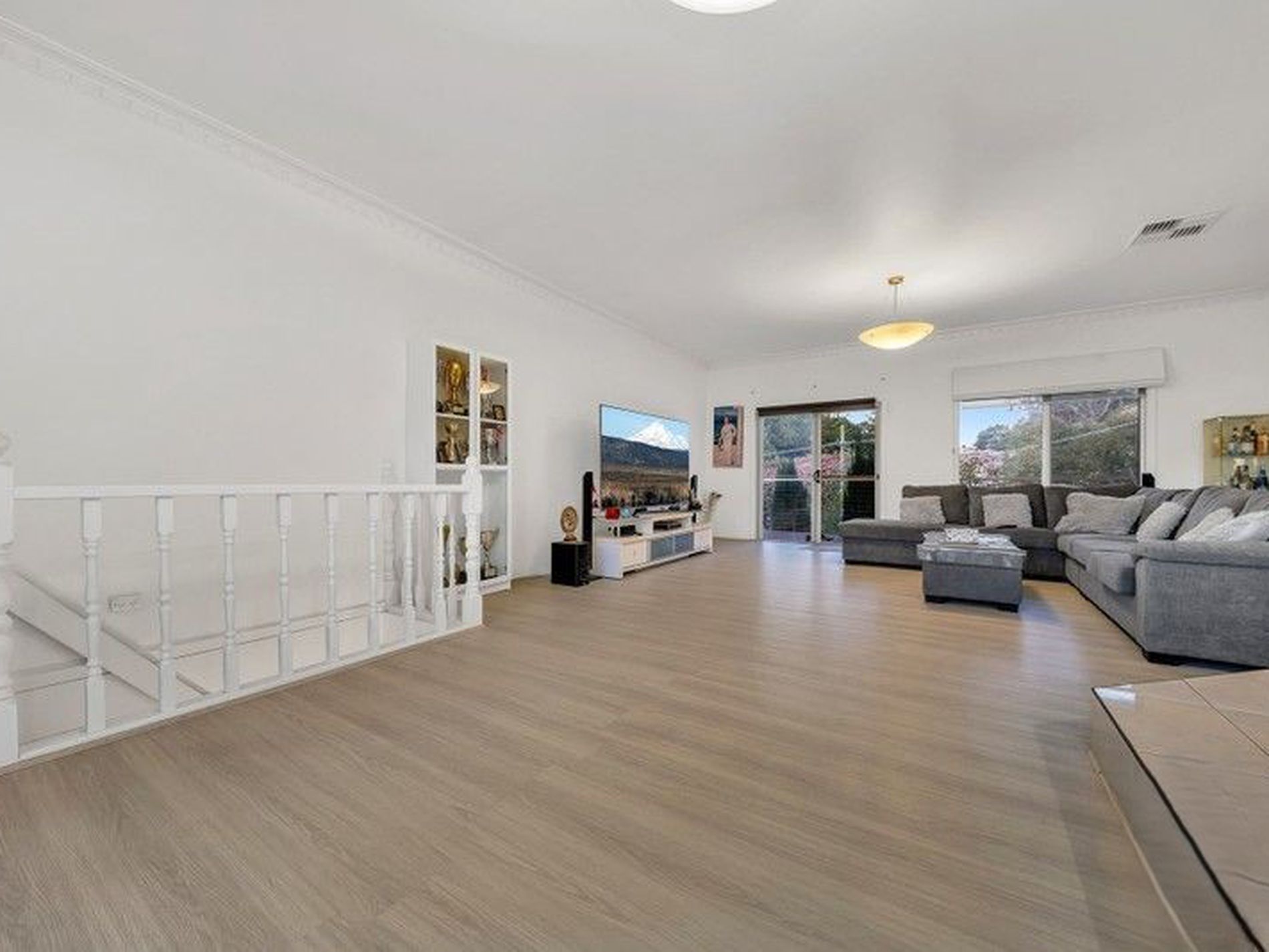 8 Stanhill Drive, Cranbourne South