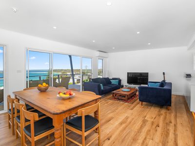 46 Sunset Strip, Manyana