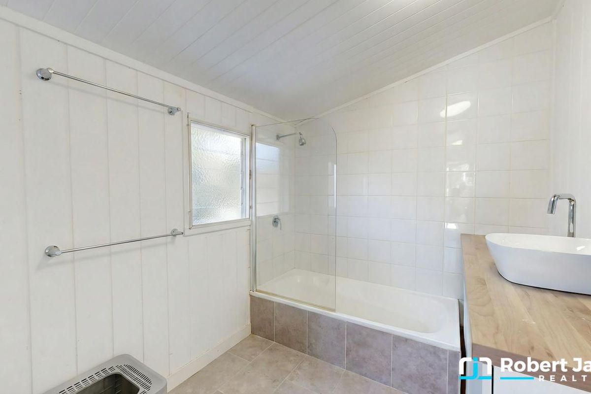 42 Laguna Street, Boreen Point