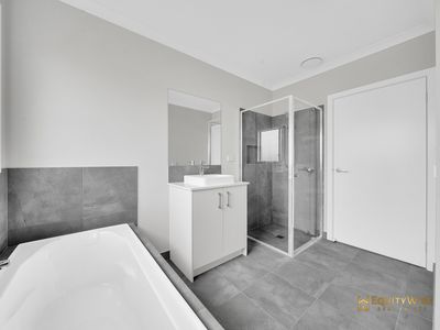 11 Arianna Street, Wyndham Vale