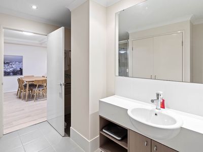 76 / 18 Wellington Street, East Perth