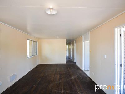 8 Curnow Street, Goodna