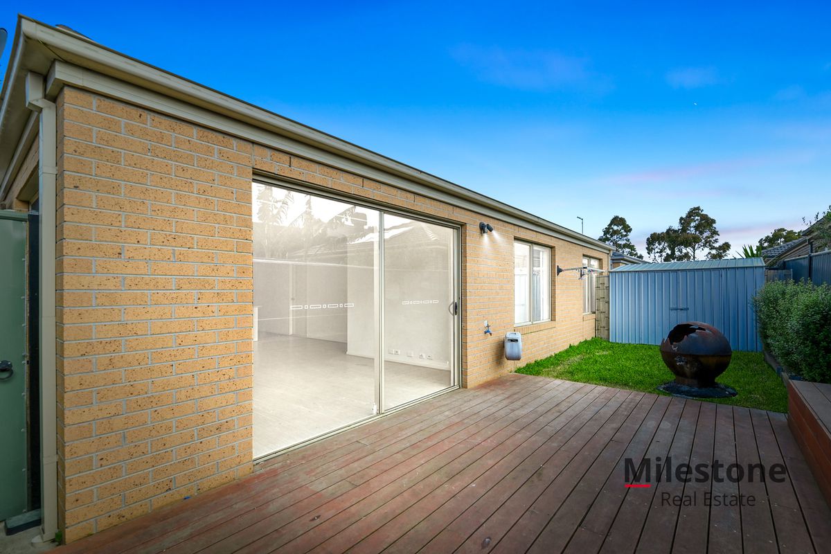 34 Mcallister Drive, Cranbourne East