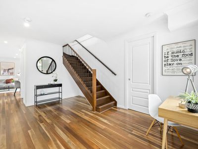 1 / 4 Fortune Street, Box Hill North