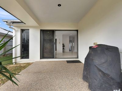 2 Seafarer Court, Blacks Beach