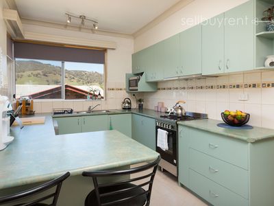 11 BANOOL ROAD, Tallangatta
