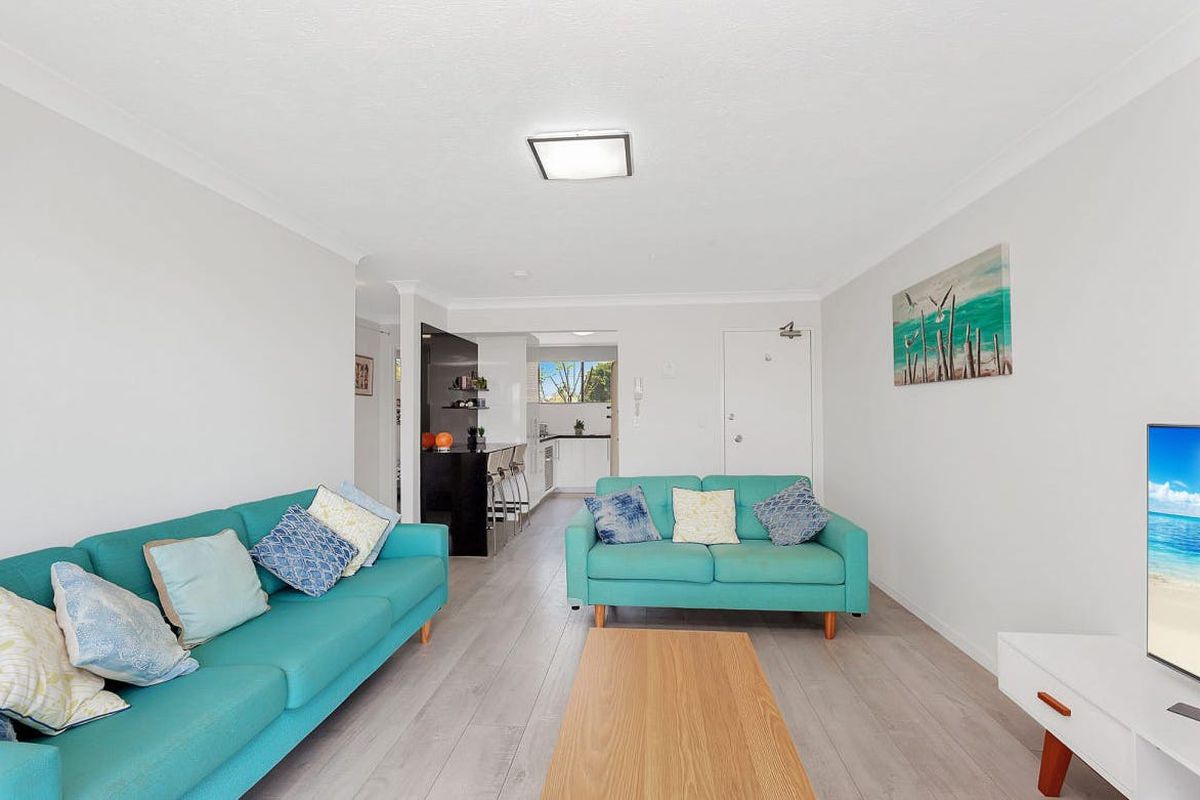 1 / 18 Sunshine Boulevard, Broadbeach Waters
