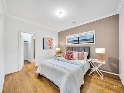 32 Brockwell Crescent, Manor Lakes