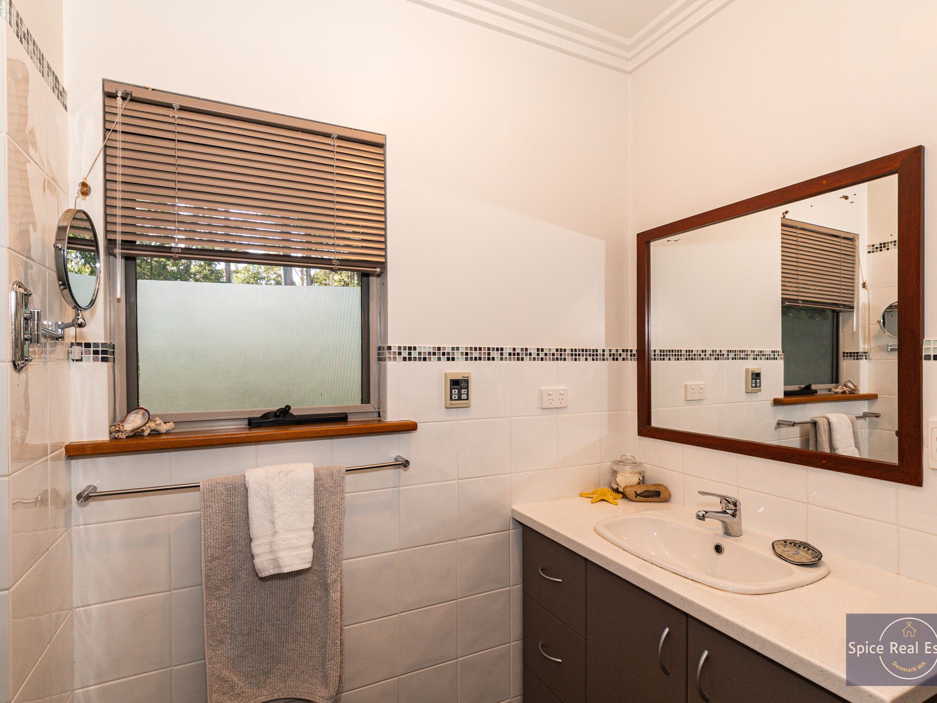 12 Pember Road East, Ocean Beach