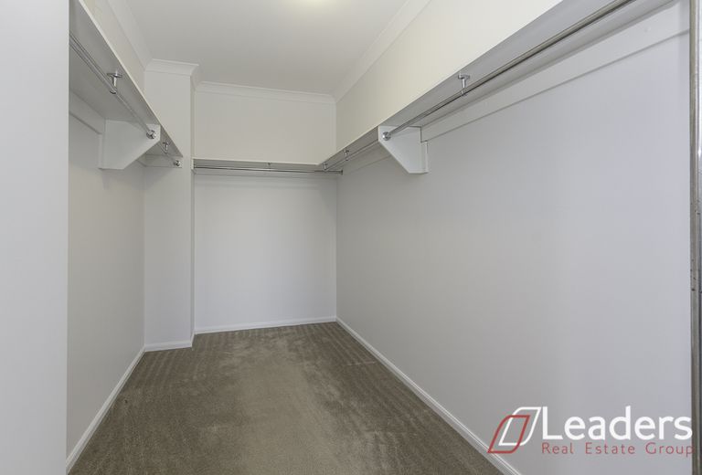 7 Waterstone Cove, Sanctuary Lakes