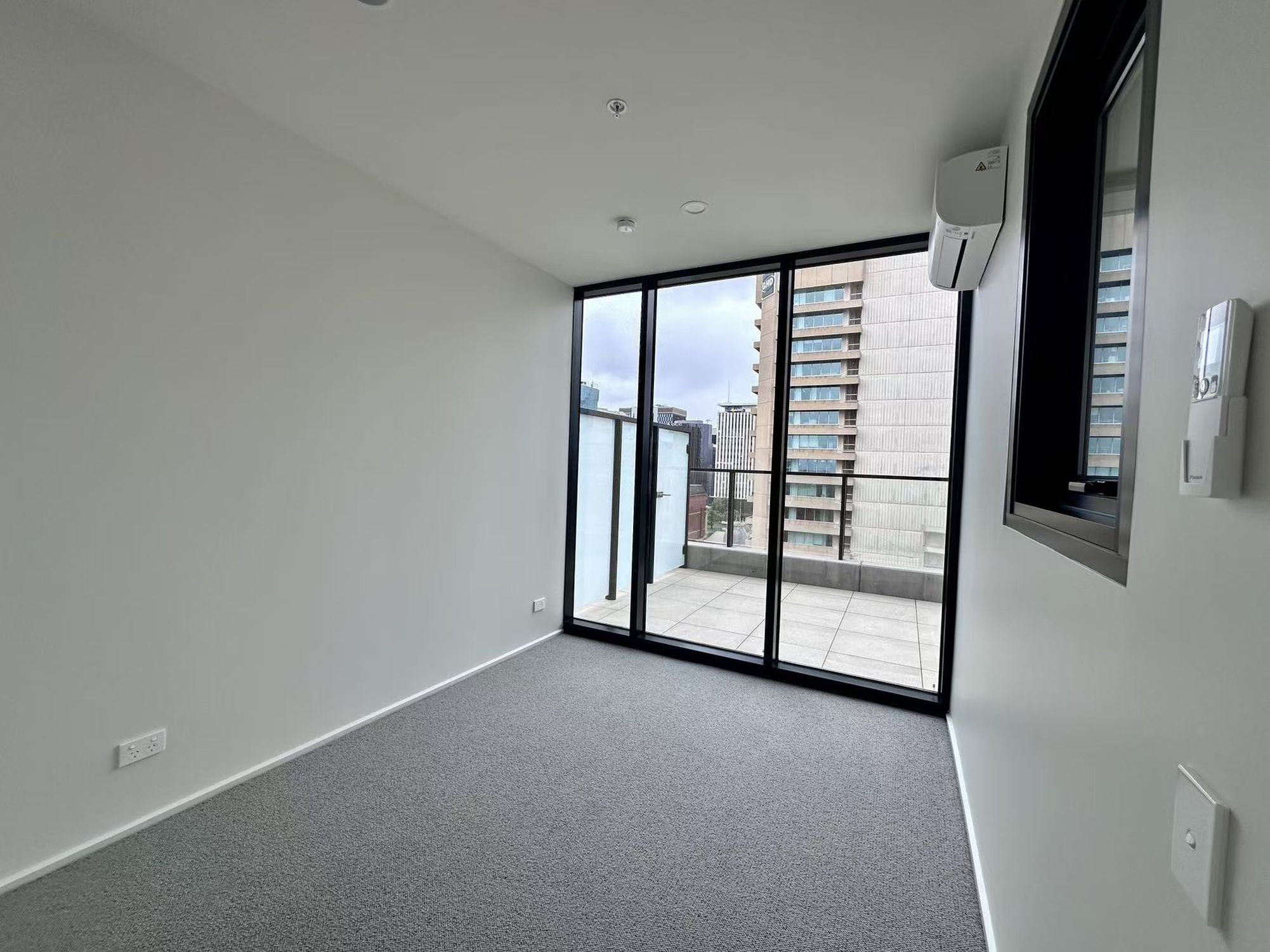 909 / 6 Penaluna Place, Adelaide