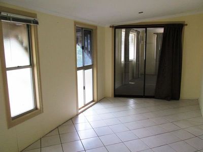 1 Robin road, Longreach