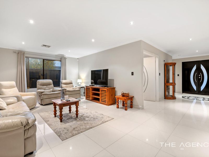 4 Sandford Avenue, Lake Coogee