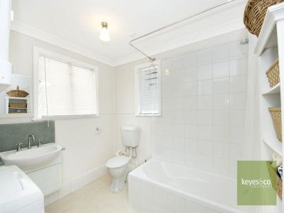 12 Humphrey Street, West End