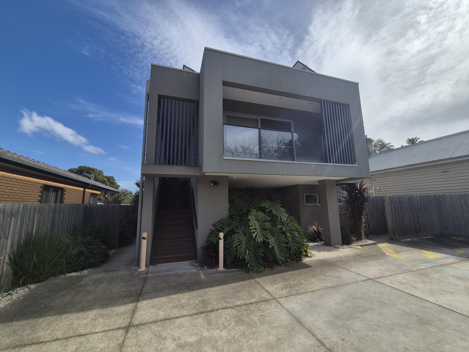 Room 9 / 98 Commercial Road , Footscray