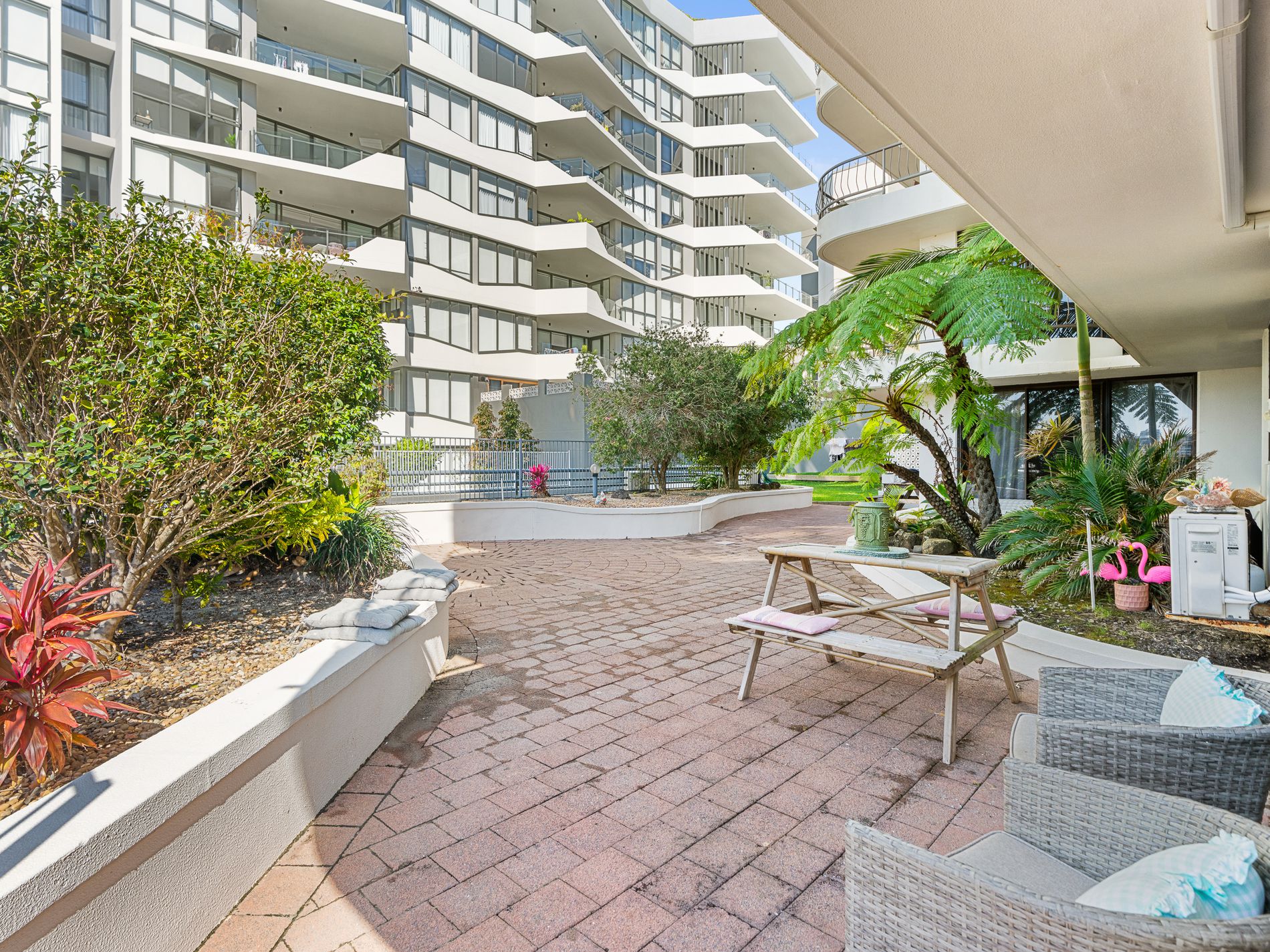 2 / 23 Garrick Street, Coolangatta