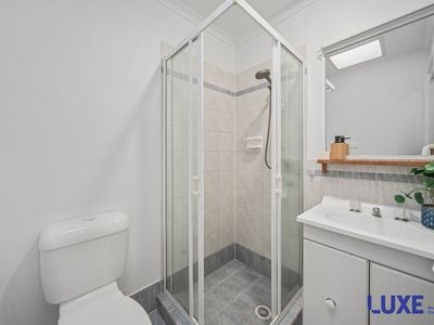 2 Hobday Place , Dunlop