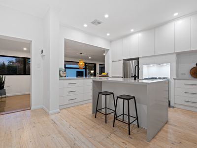 2 Warwick Avenue, North Brighton