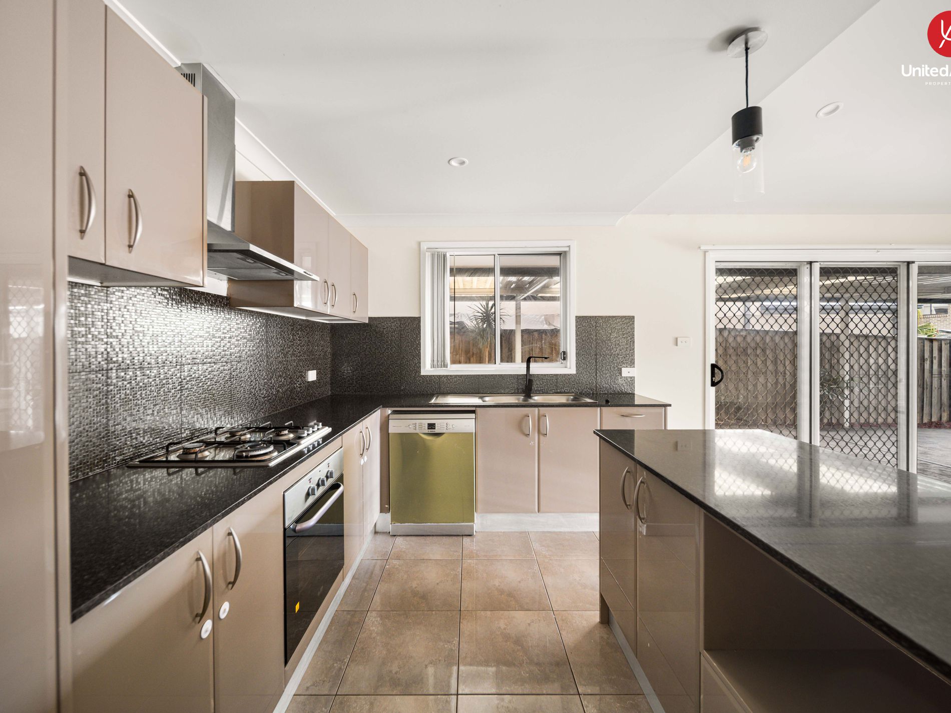 27 William Buckley Drive, Carnes Hill