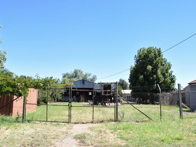 4 Gladstone Street, Parkes