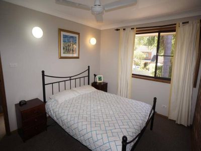 2 / 6 Bowral Street, Hawks Nest