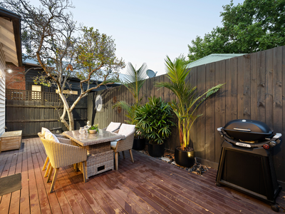 76 Pentland Parade, Yarraville