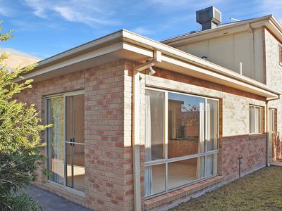 4 / 16 McTavish Boulevard, Horsham