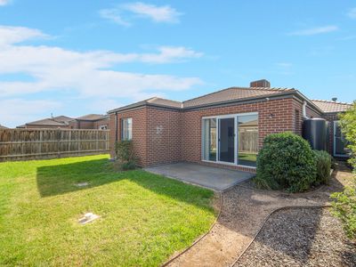 25 Peroomba Drive, Point Cook