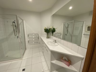 8 Perch Close, Werribee South