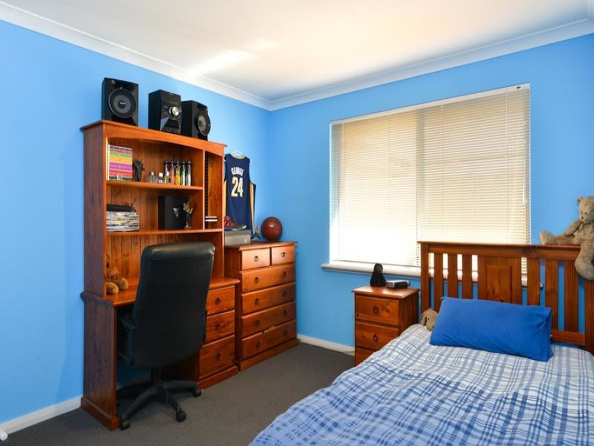 9 Sanders Close, Somerville