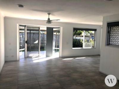 9 / 8 Warana Ave, Bellara