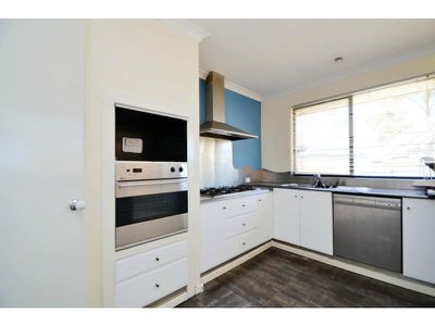 7 Japonica Heights, Halls Head
