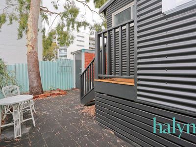 8 Lawrence Avenue, West Perth