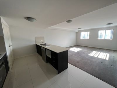 5 / 2 Dressler Court, Holroyd