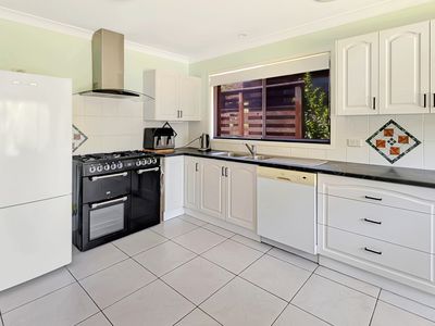 5 Tarourga Place, Dalmeny