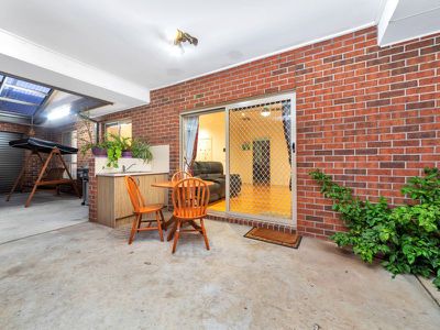 50 Hal Porter Terrace, Lynbrook