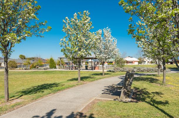 62 Hamilton Hume Parade, Craigieburn