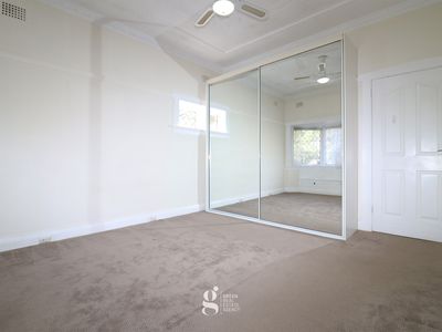 25 Auld Avenue, Eastwood