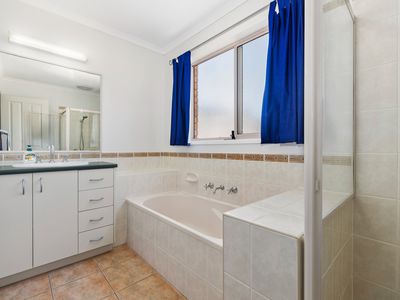 18 Sherbrooke Mews, Somerville