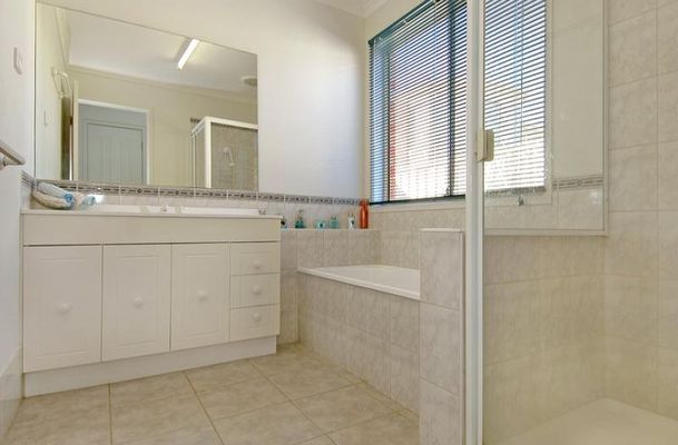 8 Glama Court, Roxburgh Park