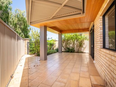13 Coniston Bend, Waikiki