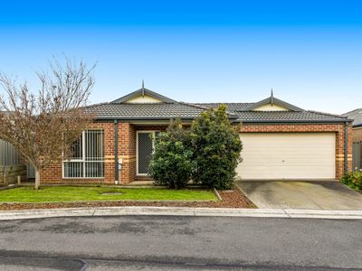 8 Leeds Pl, Langwarrin