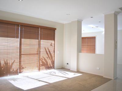 3 / 8 Arbory Close, Dubbo