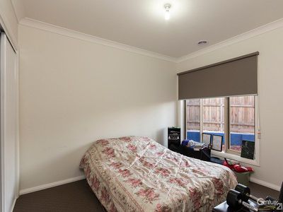 8 Devlin Place, Cranbourne North