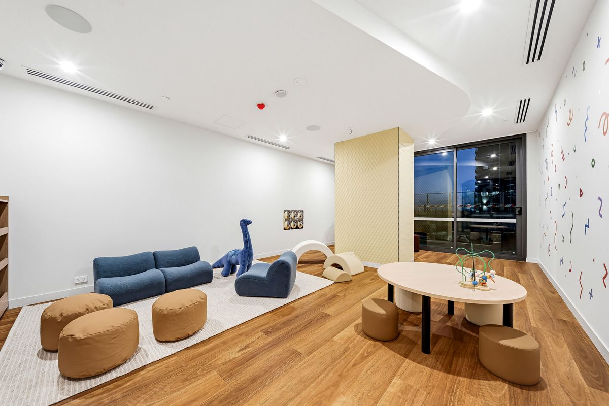 1604 / 8 De Vlamingh Avenue, East Perth