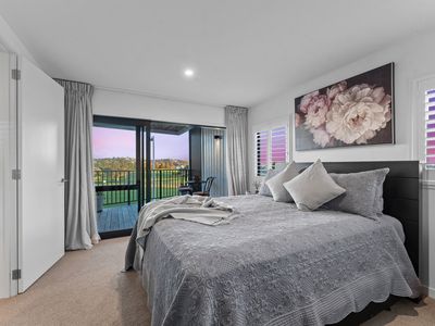 22 Catalina Bay Drive, Hobsonville