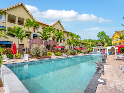 1127 / 2-10 Greenslopes Street, Cairns North