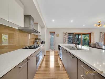 4 Uralla Street, Manor Lakes